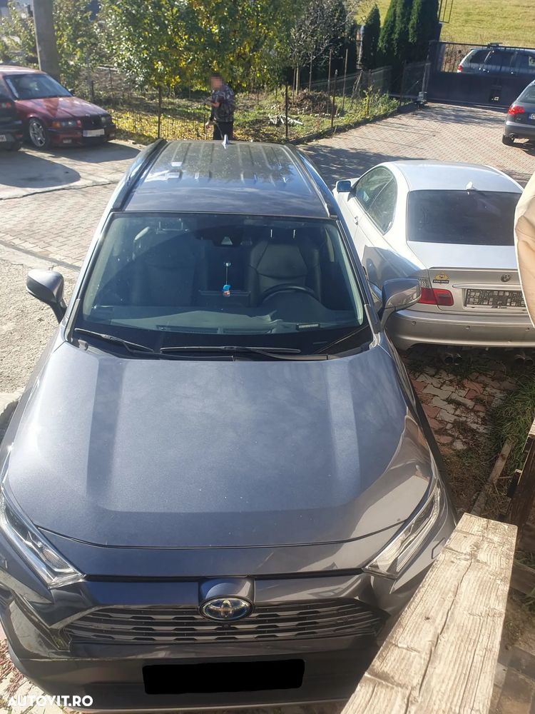 Toyota RAV4 - 1