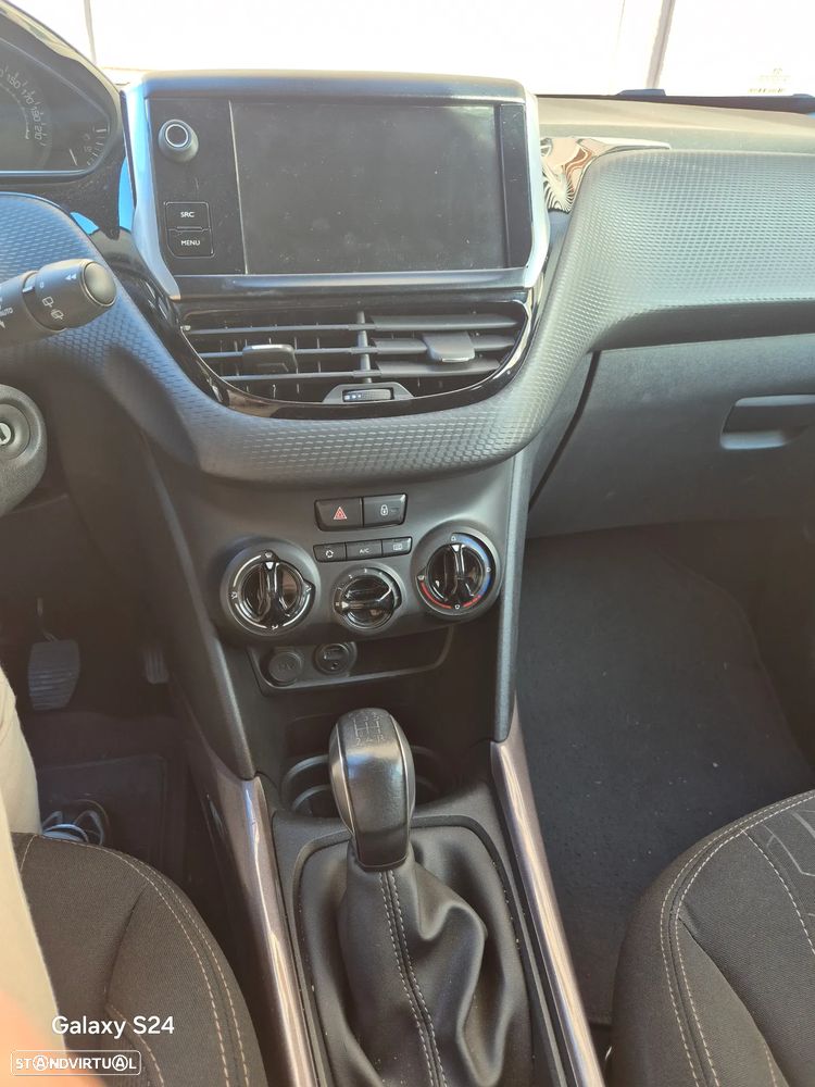 Peugeot 2008 1.2 PureTech Style - 9