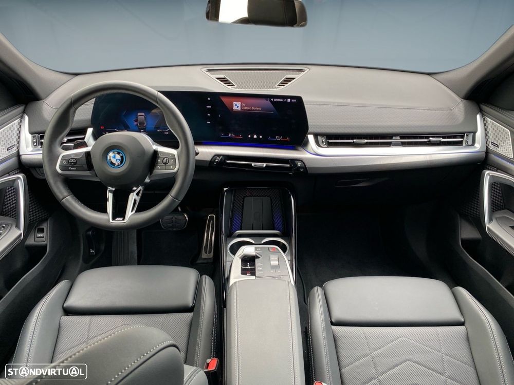 BMW iX2 eDrive20 Pack Desportivo M Pro - 4