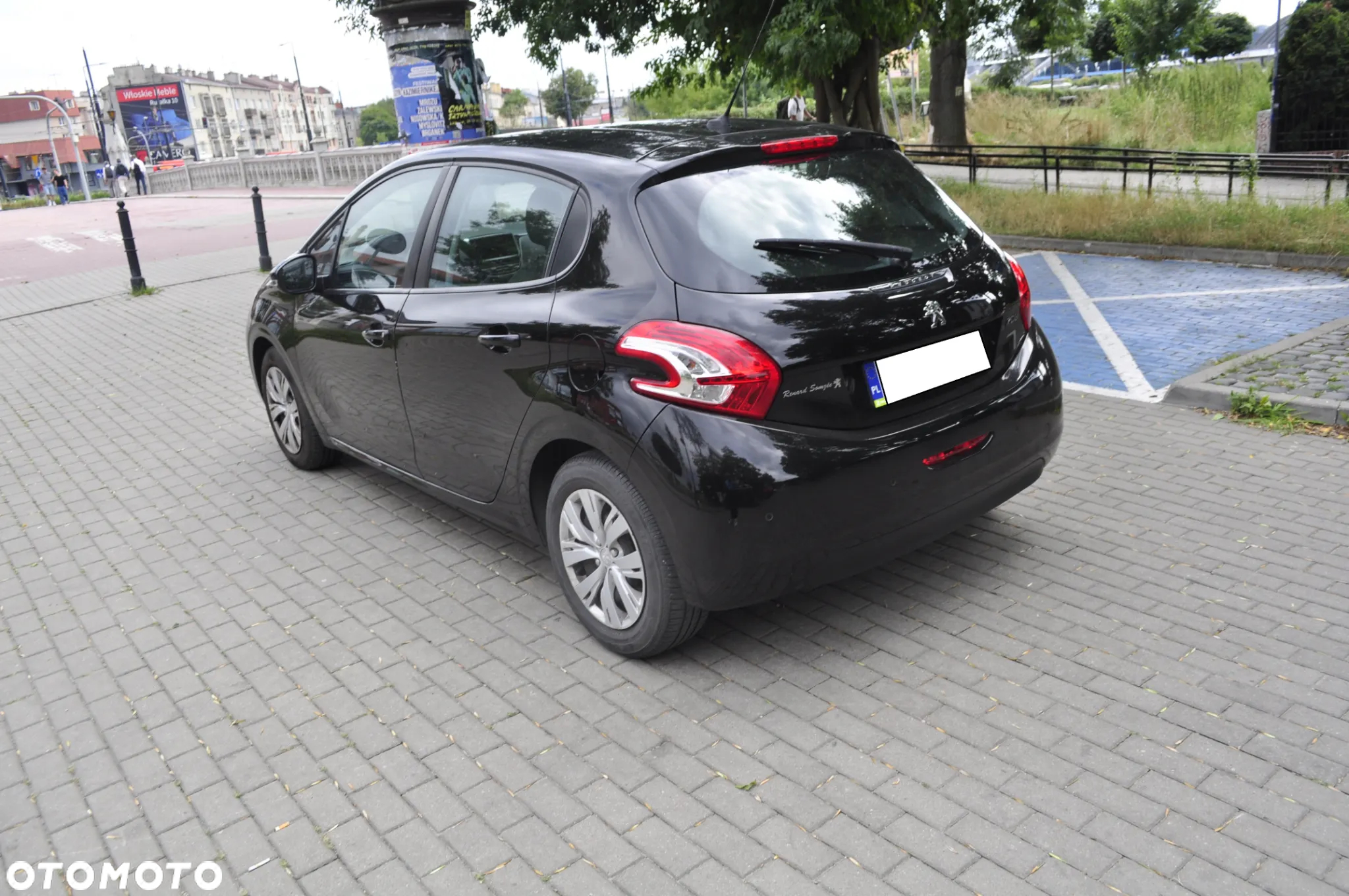 Peugeot 208 - 5