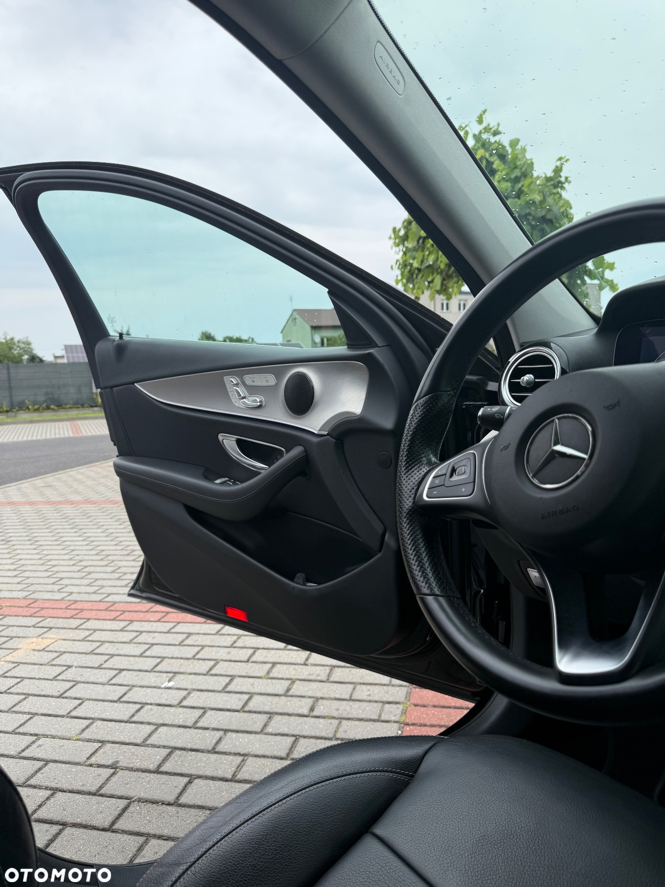 Mercedes-Benz Klasa E 220 d 9G-TRONIC - 12