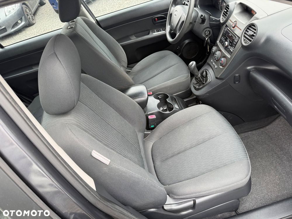 Kia Carens 2.0 CVVT EX - 10