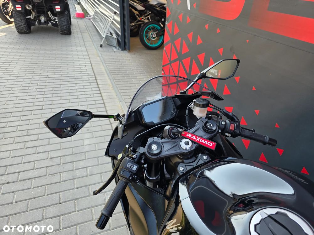 Kawasaki ZX - 17