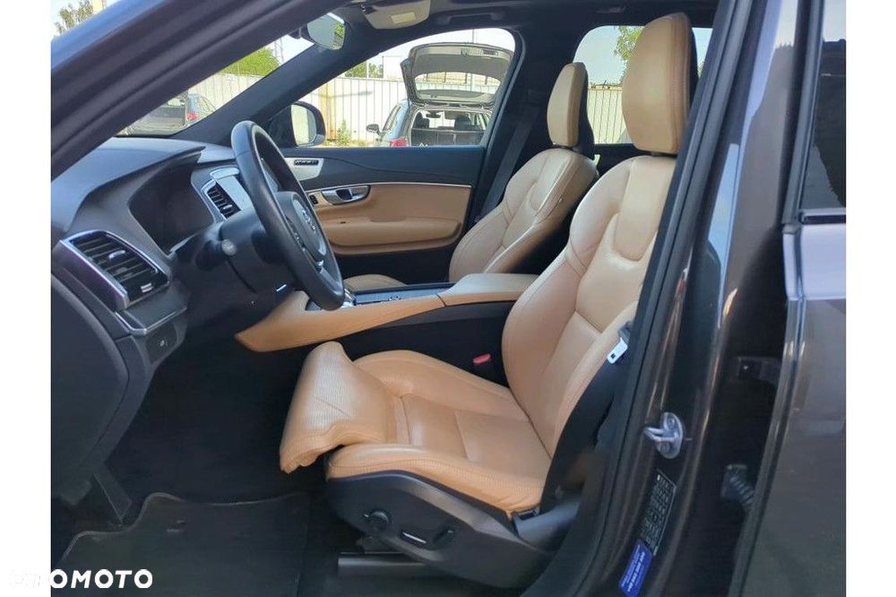 Volvo XC 90 - 5