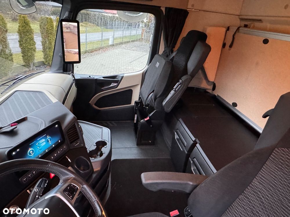 Mercedes-Benz Actros - 24