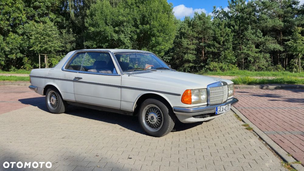 Mercedes-Benz W123 - 1