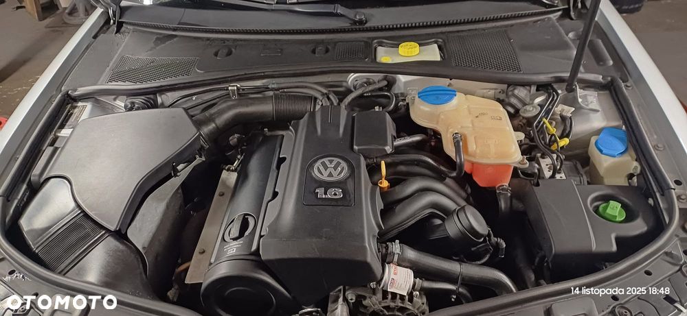 Volkswagen Passat 1.6 - 11