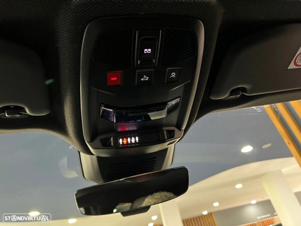 Jeep Avenger 1.2 e-Hybrid Summit DCT - 35