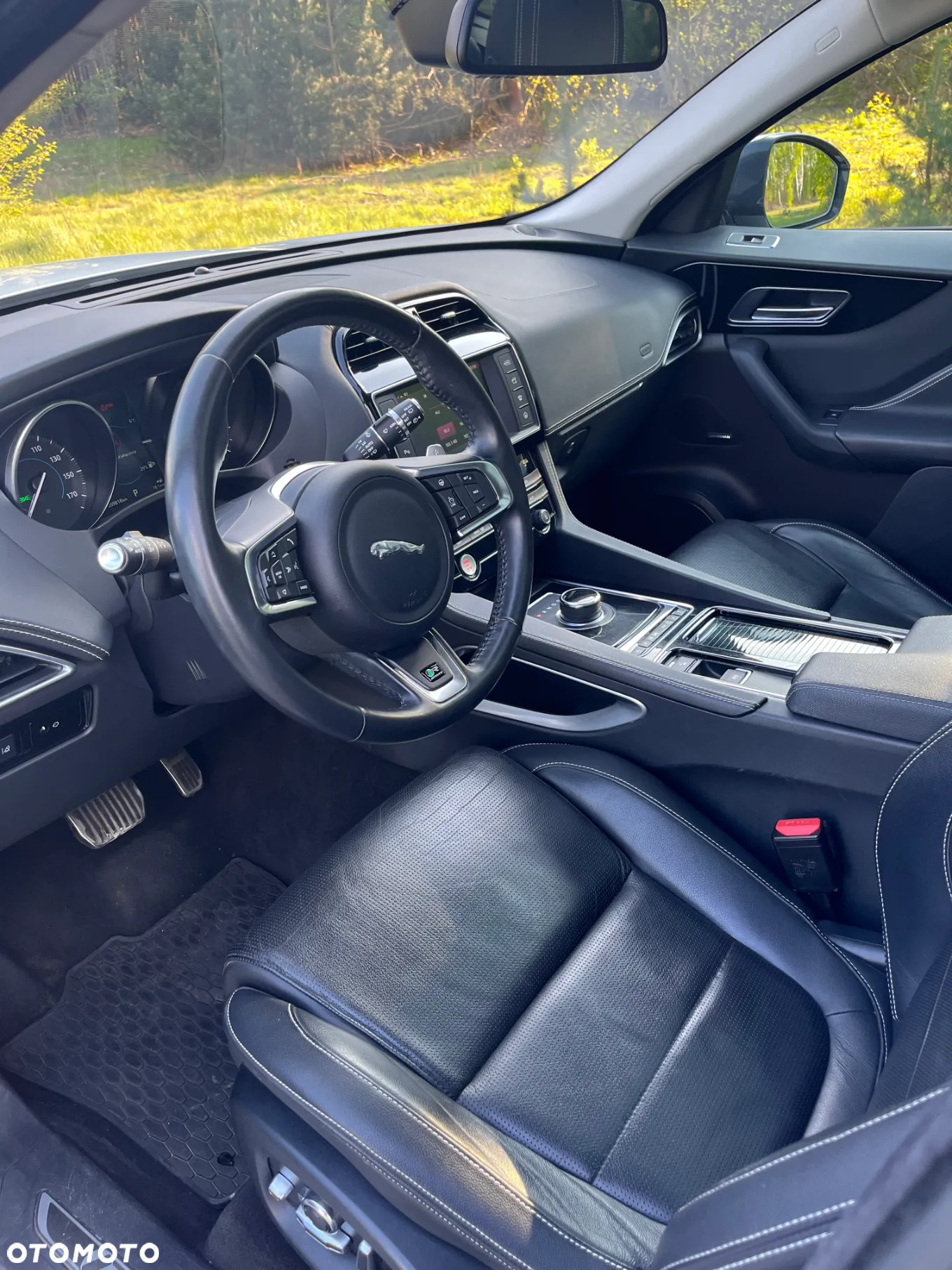 Jaguar F-Pace 2.0 i4P AWD R-Sport - 11