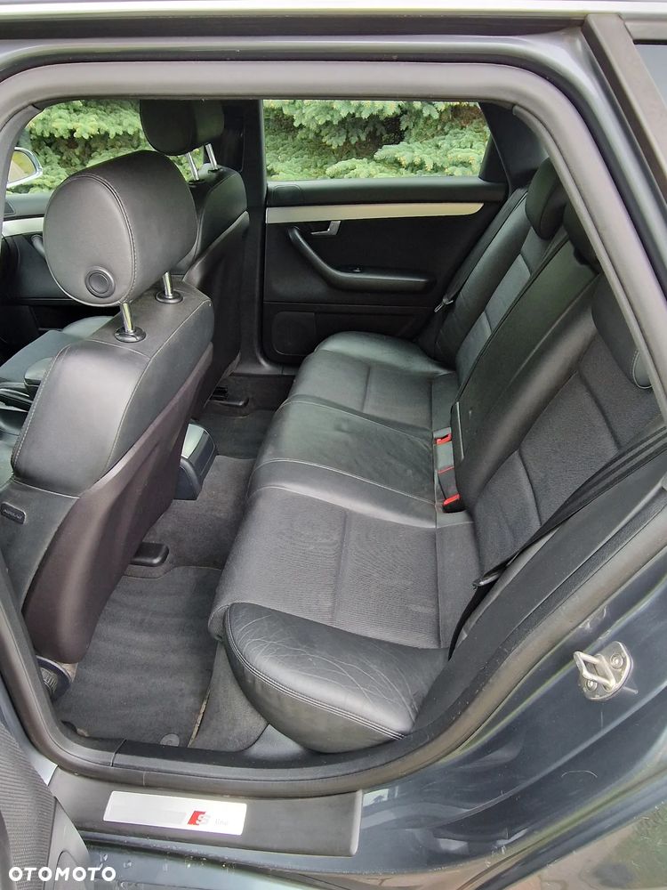 Audi A4 Avant 2.0 T FSI quattro - 12