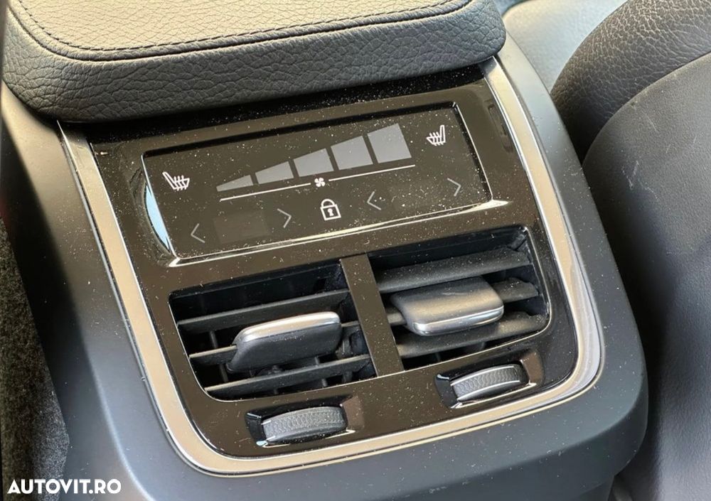 Volvo XC 90 D5 AWD Momentum - 9