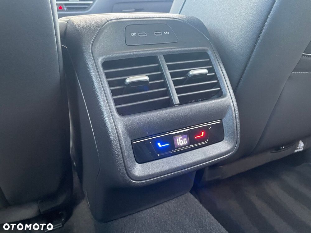 Volkswagen Passat Variant - 28