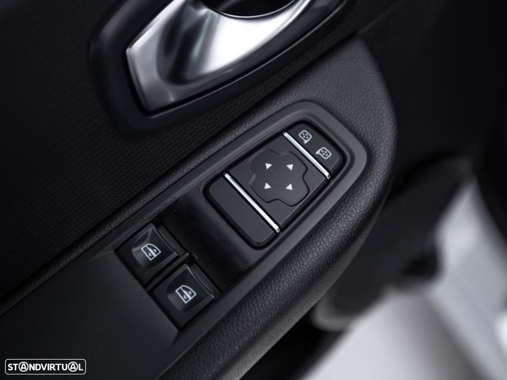 Renault Clio Sport Tourer 1.5 dCi Limited EDition — fotografia 12