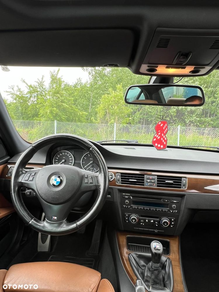 BMW Seria 3 320i - 9