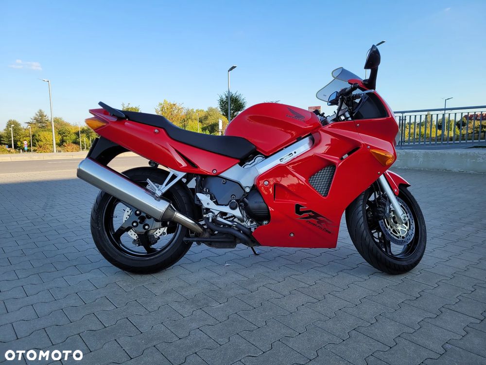 Honda VFR - 31