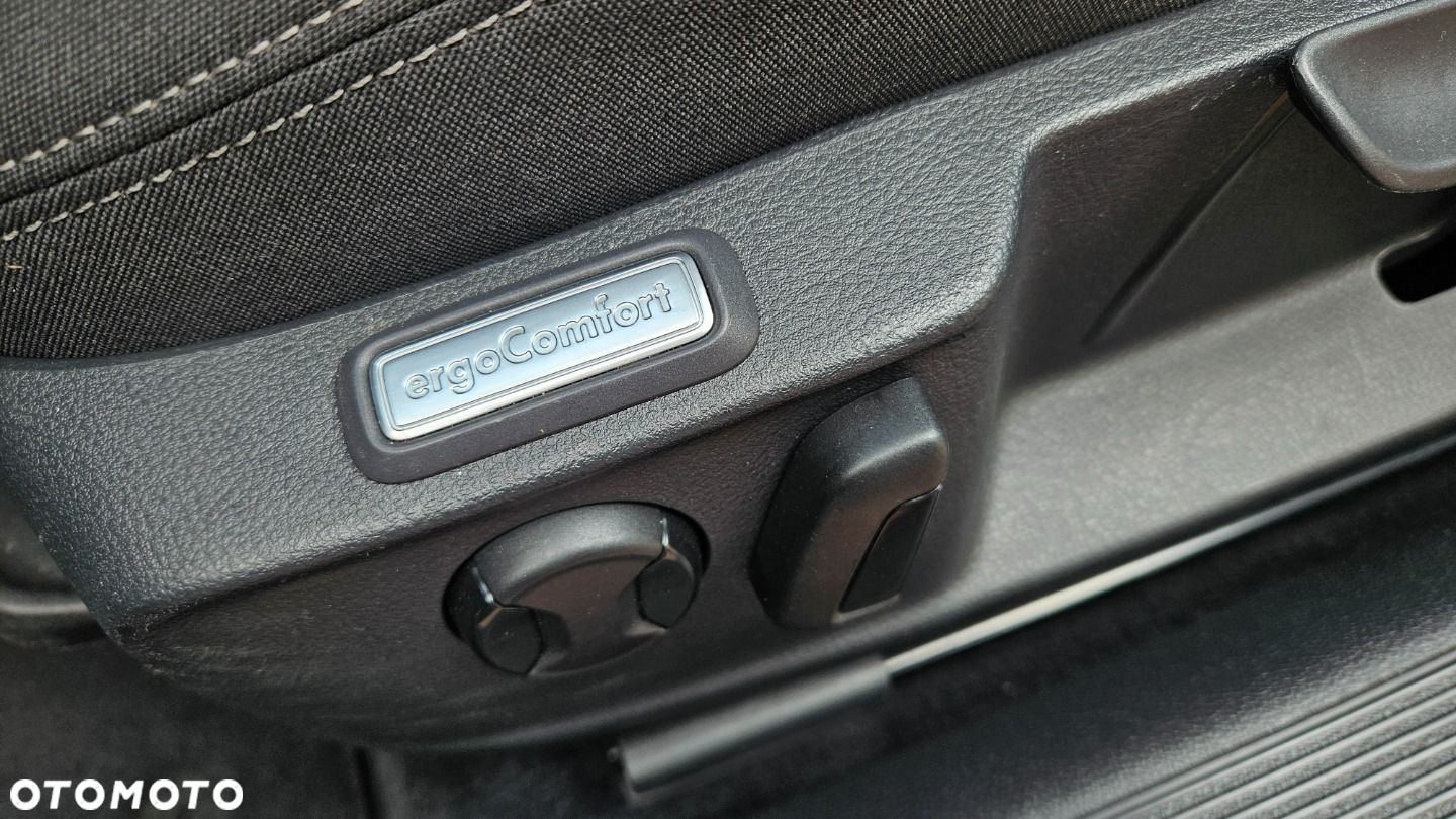 Volkswagen Passat Variant 2.0 TDI SCR Highline - 19