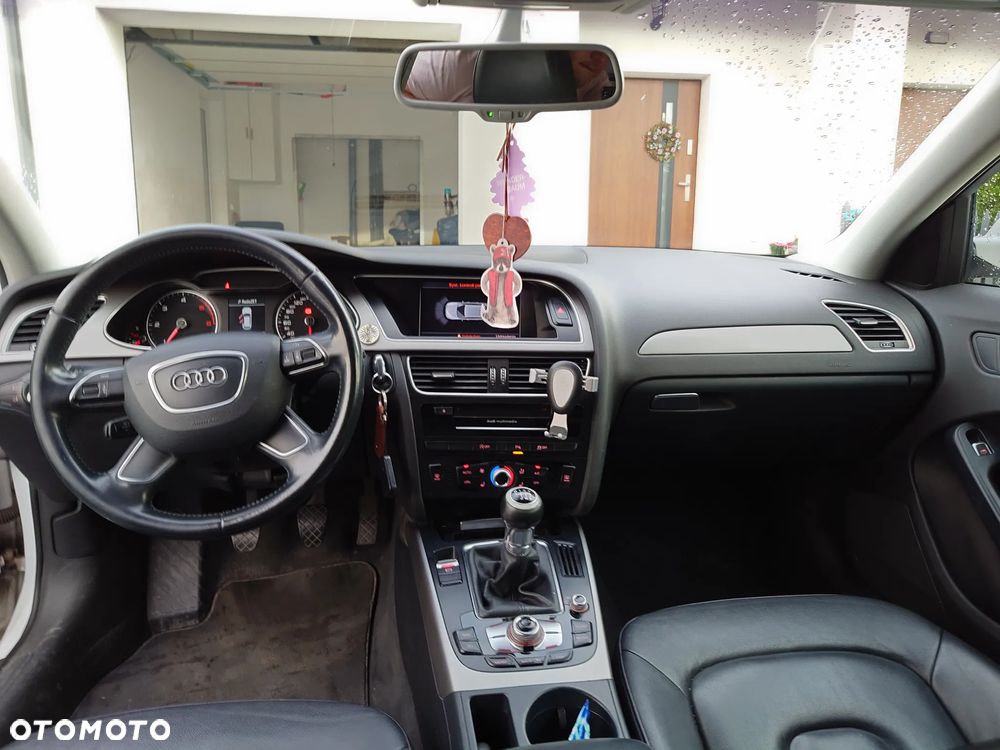Audi A4 Avant 2.0 TDI DPF clean diesel Ambiente - 13