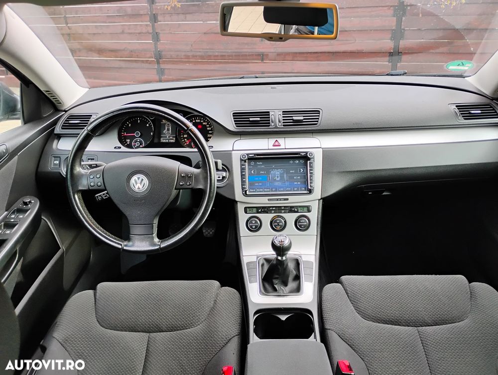 Volkswagen Passat 2.0 TDI DPF BlueMotion Technology Comfortline - 9