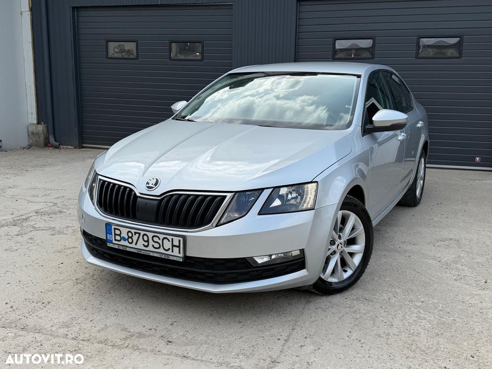 Skoda Octavia 2.0 TDI DSG Ambition - 1