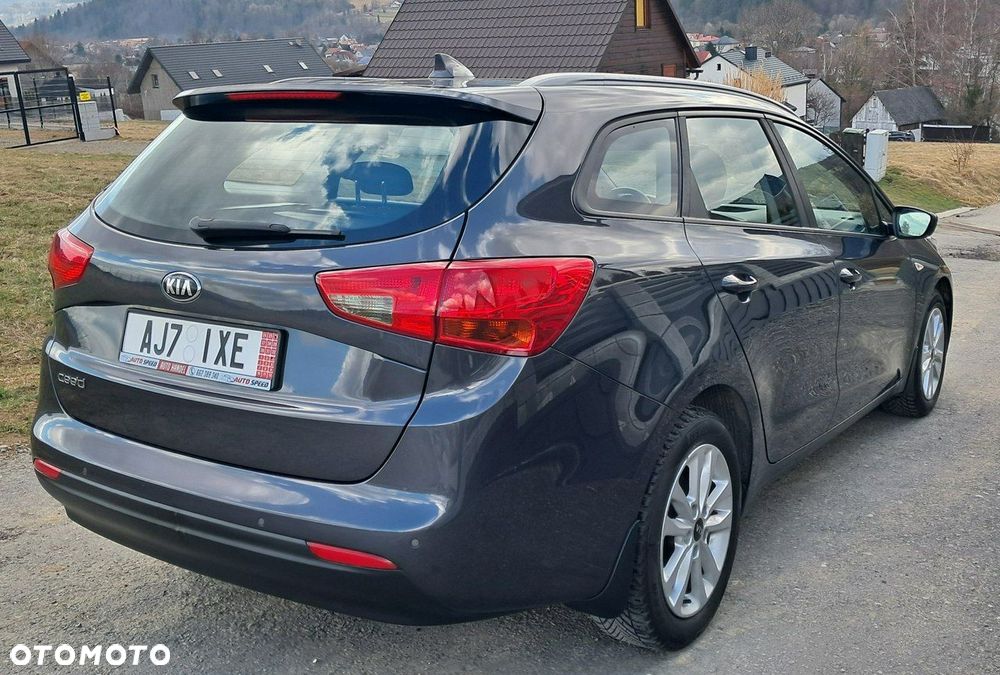 Kia Ceed - 4
