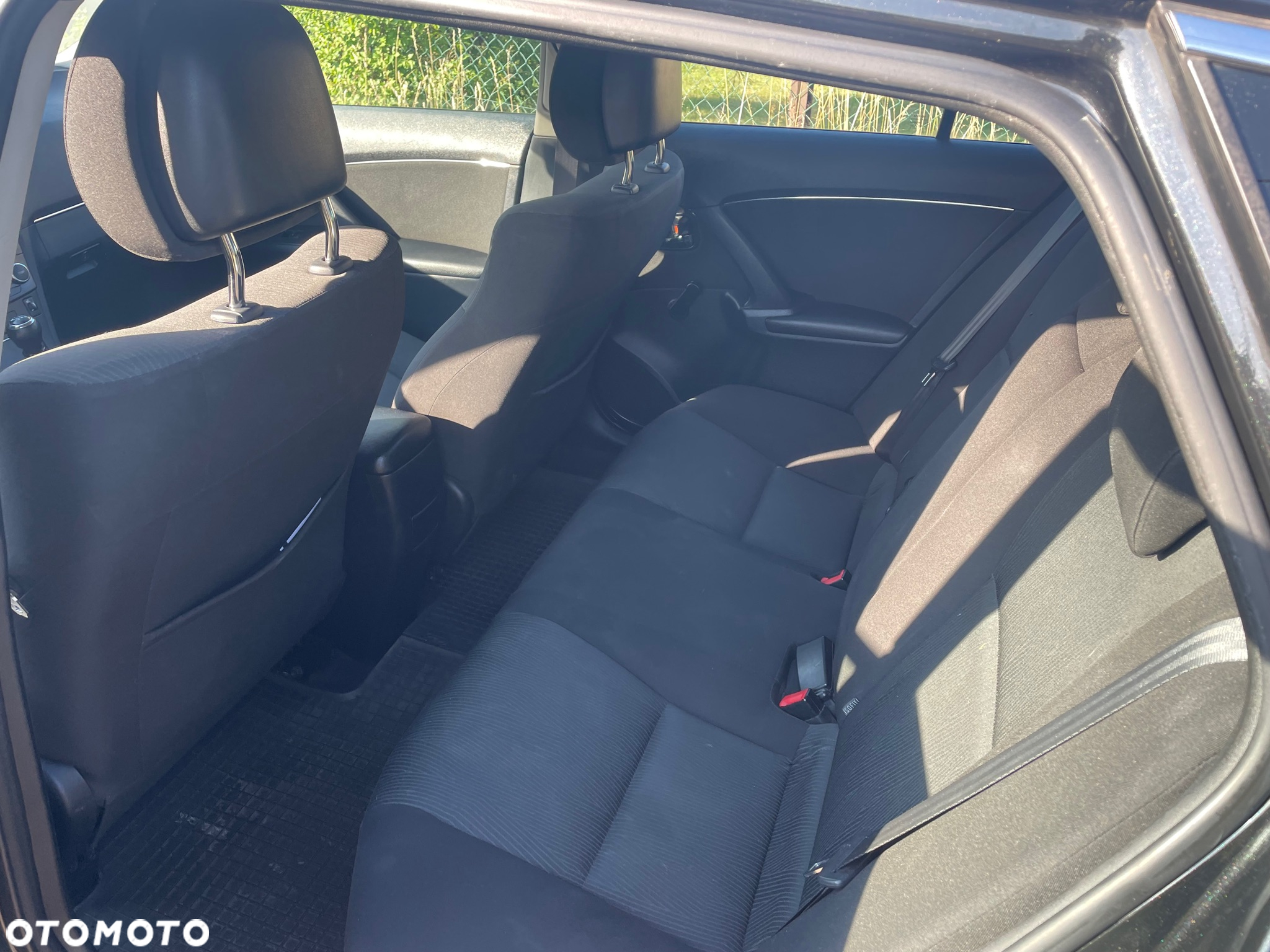 Toyota Avensis 1.6 Luna EU5 - 6