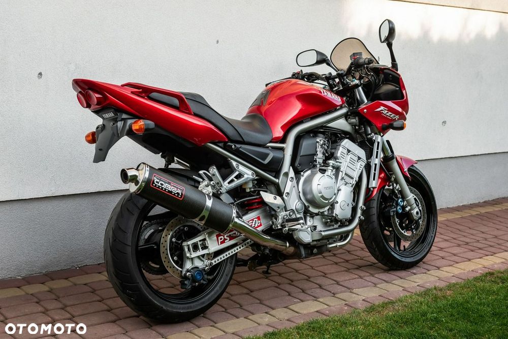 Yamaha FZS - 4