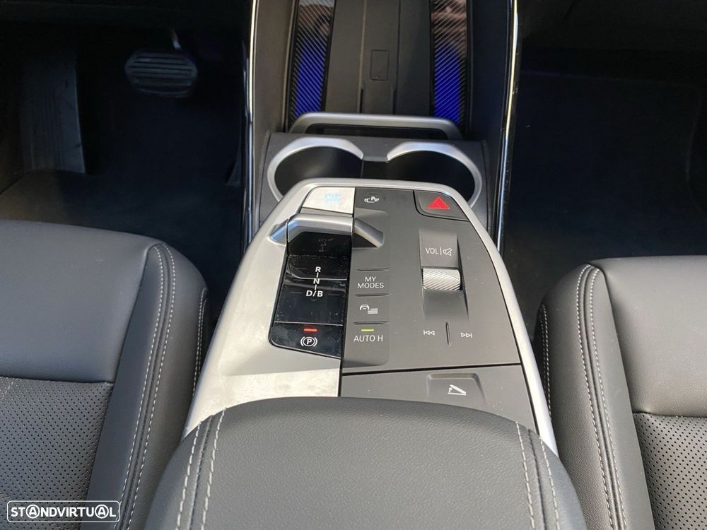 BMW iX1 eDrive20 xLine - 14