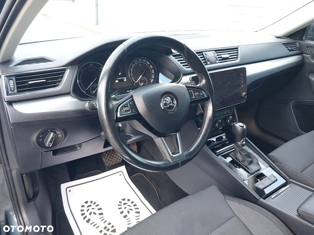 Skoda Superb 2.0 TDI DSG Ambition - 11