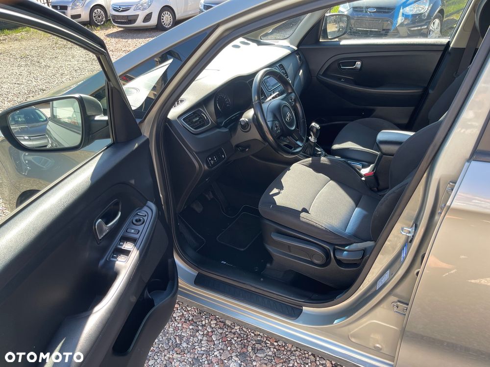 Kia Carens 1.6 GDI Dream Team Edition - 6