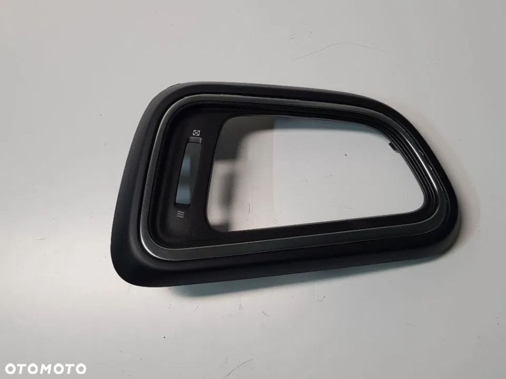 RAMKA KRATKI Nawiewu Prawa Renault Kadjar - 1