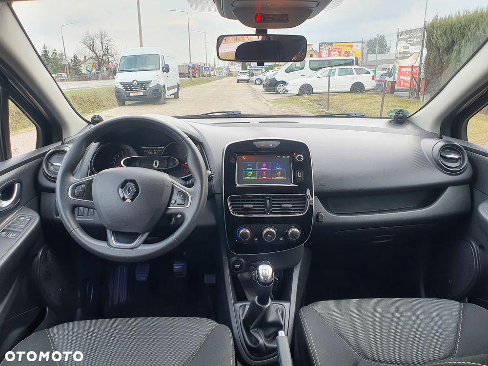 Renault Clio 1.2 16V 75 LIMITED - 11