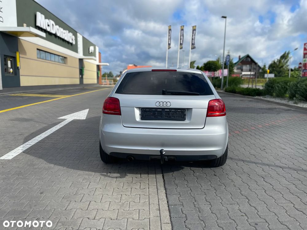 Audi A3 3-drzwiowe 1.6 Ambition - 4