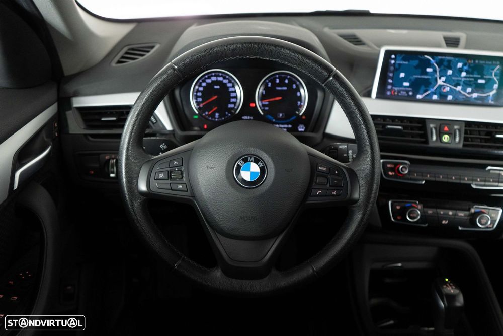 BMW X1 25 e xDrive Corporate Edition - 17
