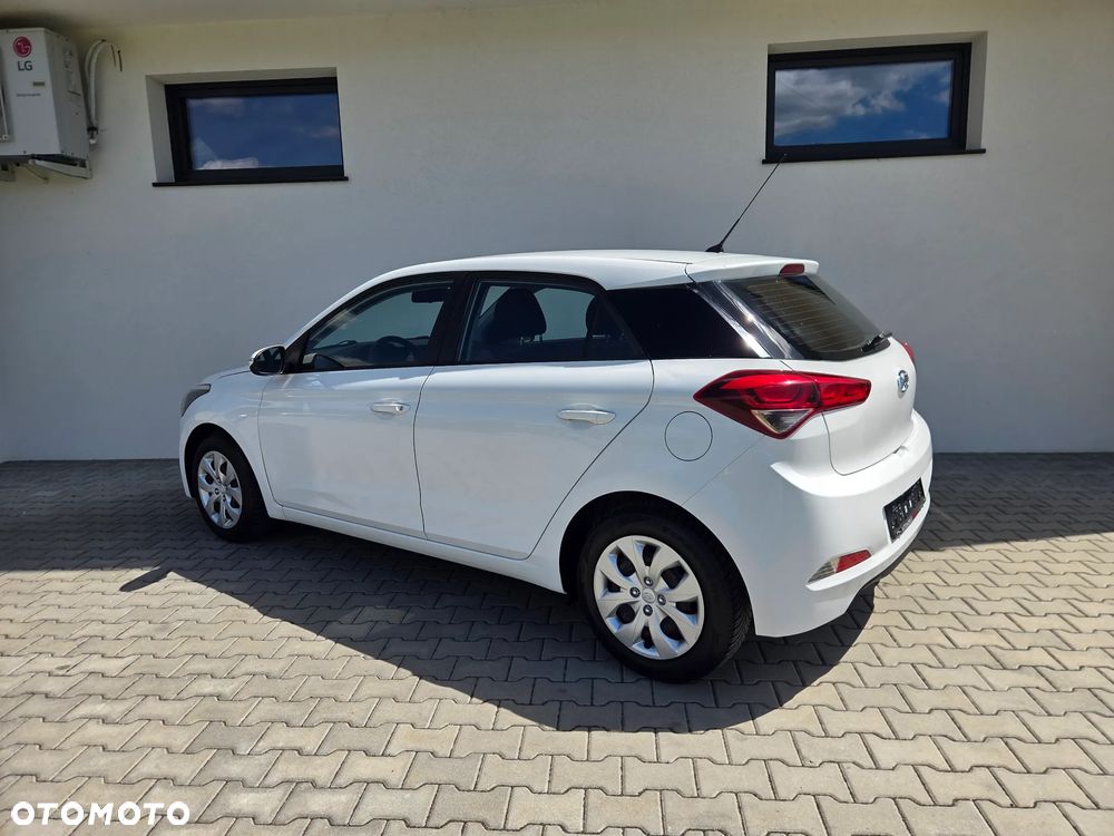 Hyundai i20 - 17