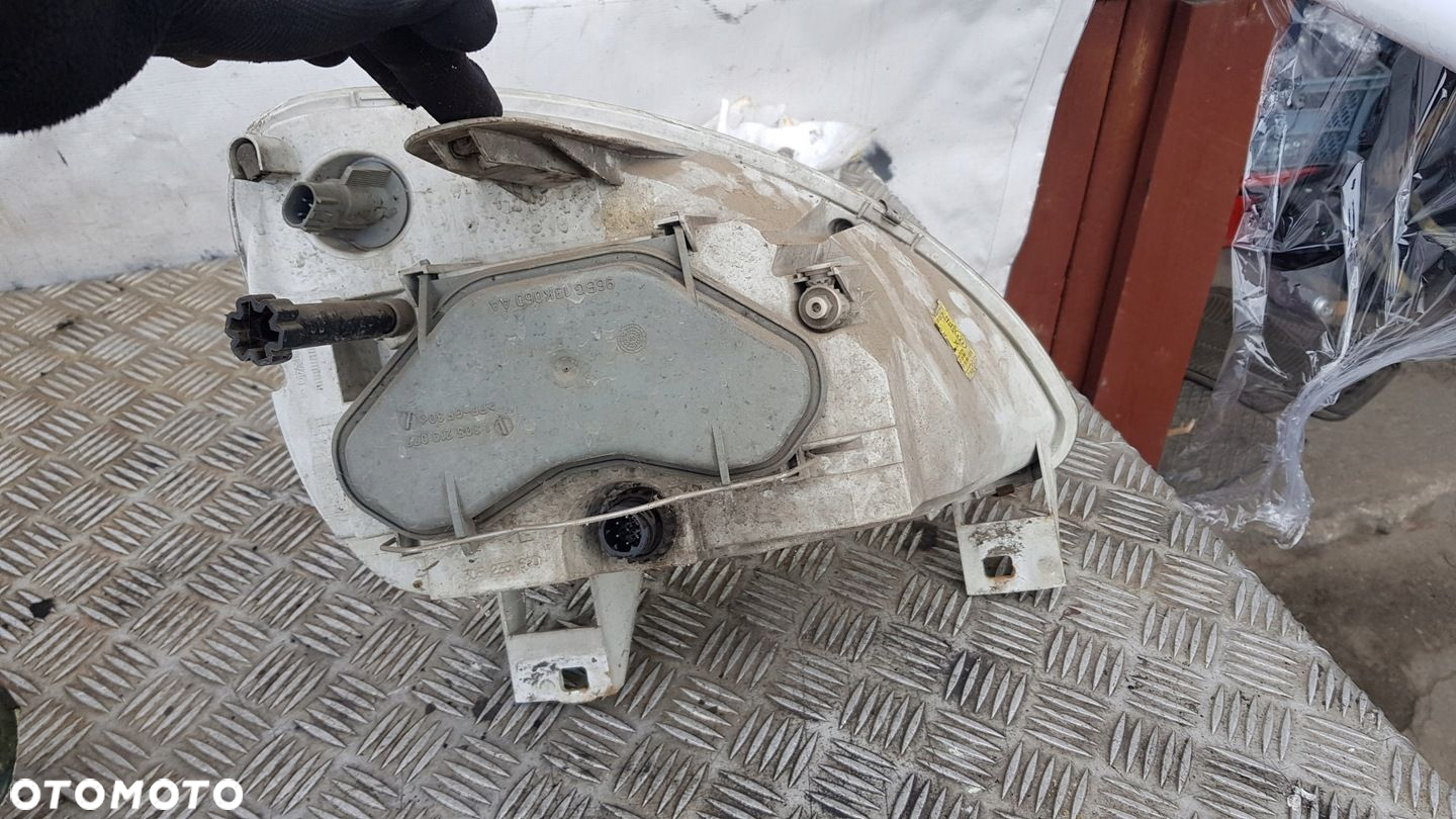 GAZ GAZELA GAZELLE LAMPA PRAWY PRZÓD - 10