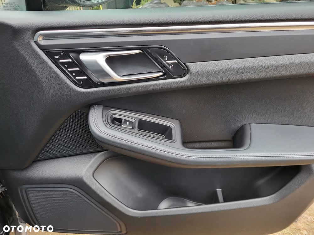 Porsche Macan - 29