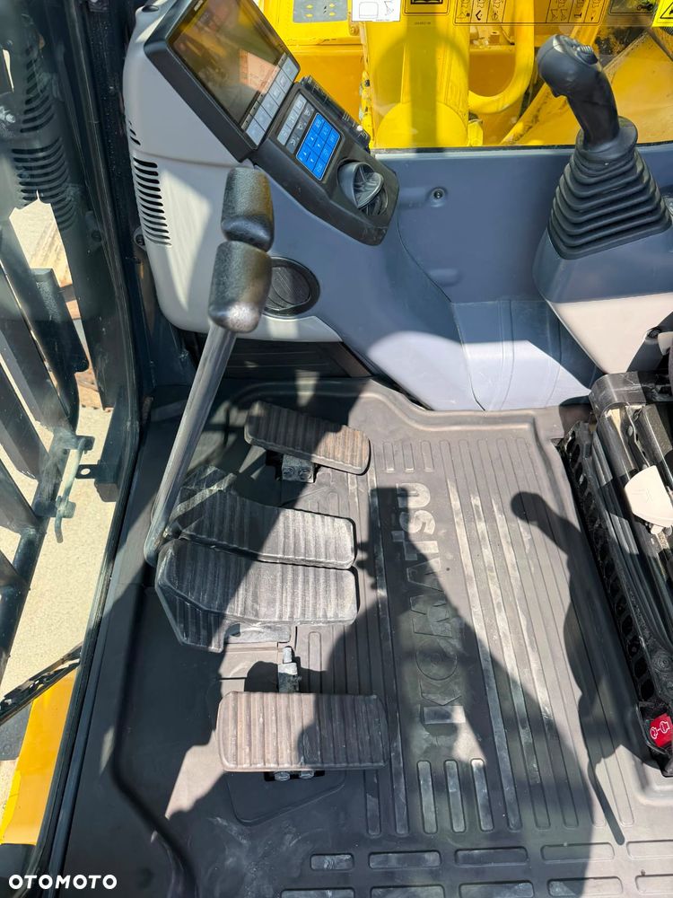 Komatsu PC 210LC-11E0 - 25