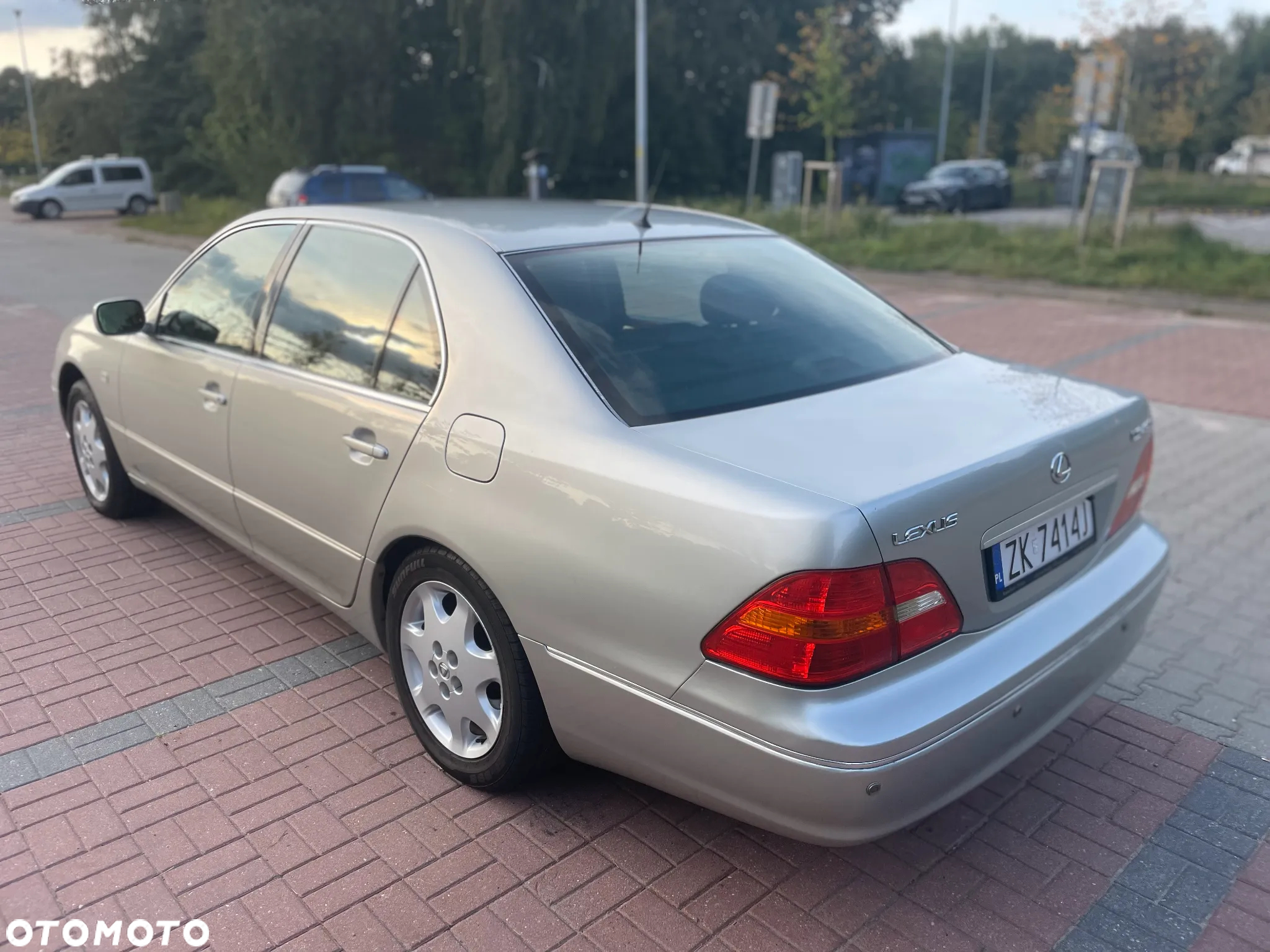 Lexus LS - 5