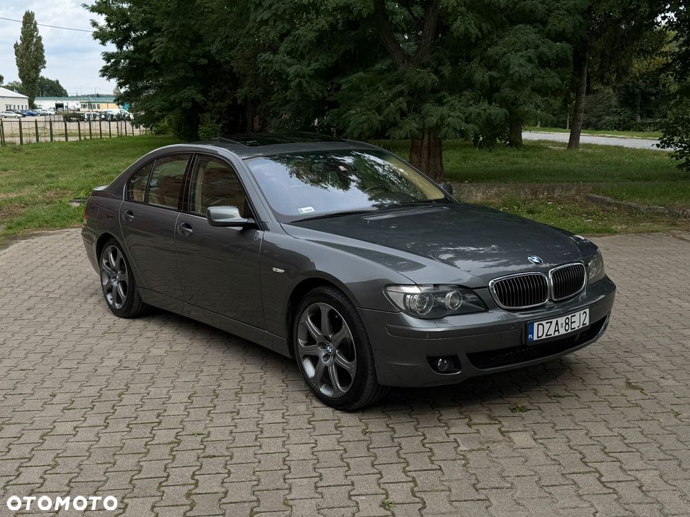 BMW Seria 7 750i - 4