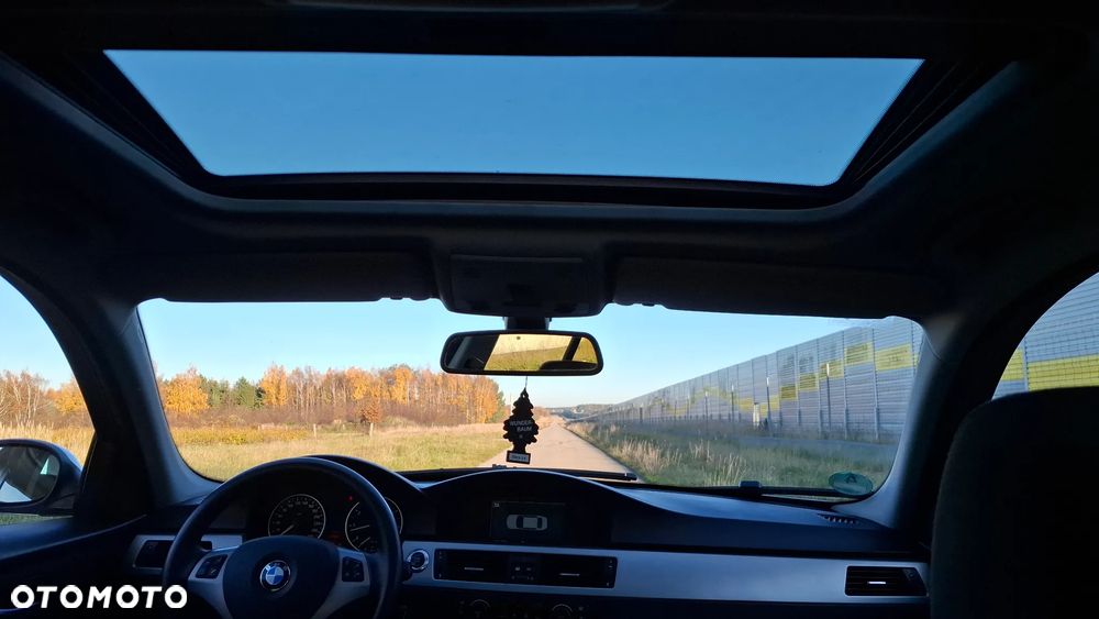 BMW Seria 3 320i - 26