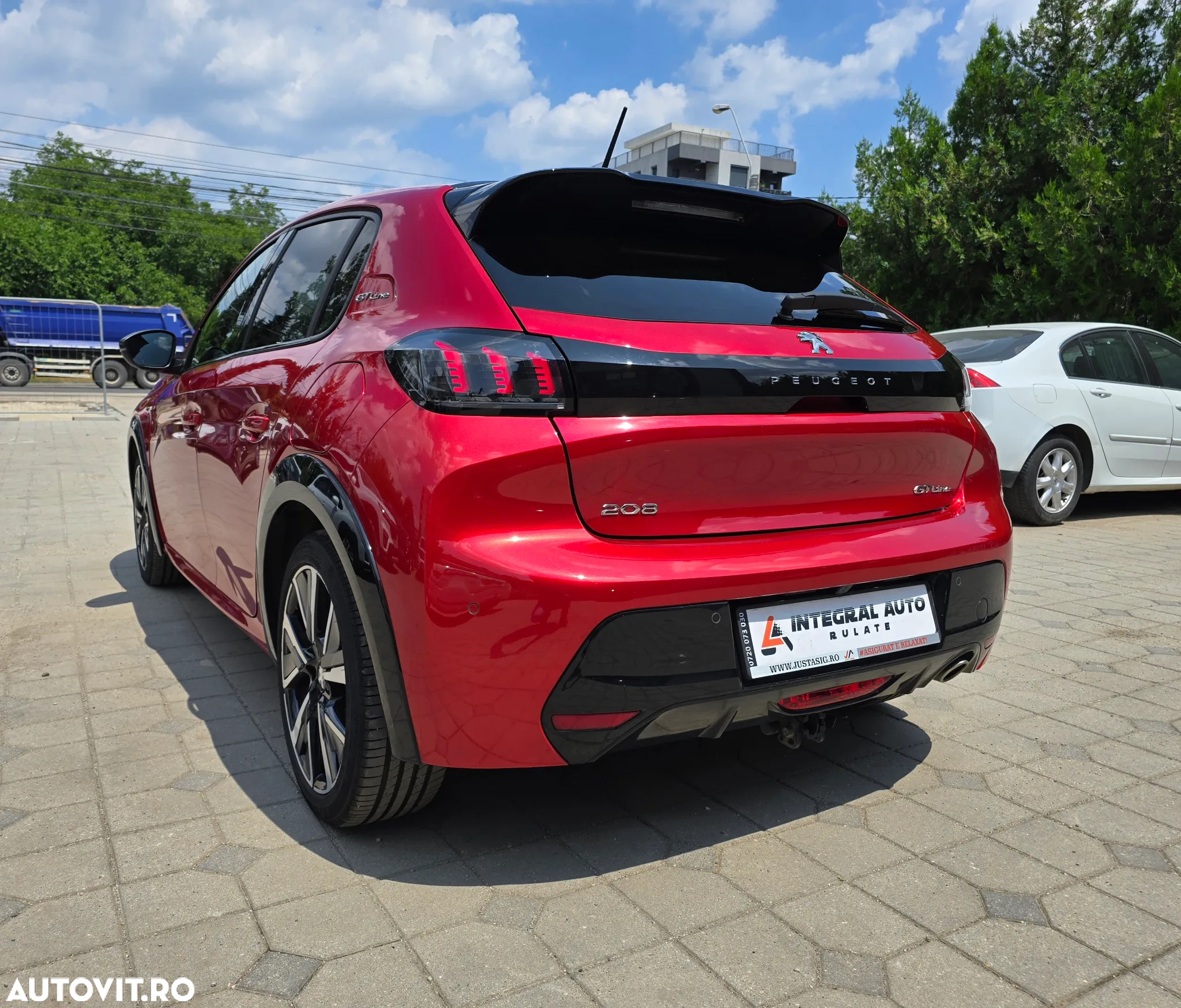 Peugeot 208 1.2 L PureTech STT EAT8 GT Line - 4