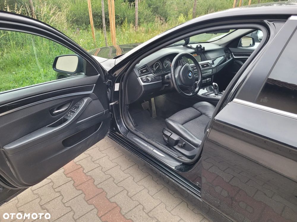BMW Seria 5 525d xDrive - 5