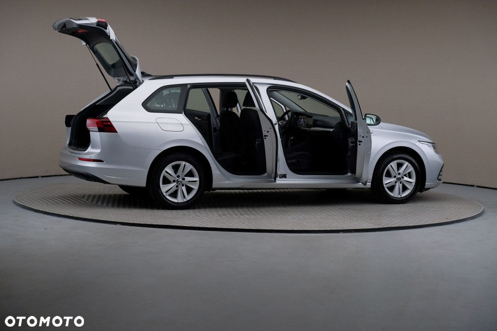 Volkswagen Golf - 6
