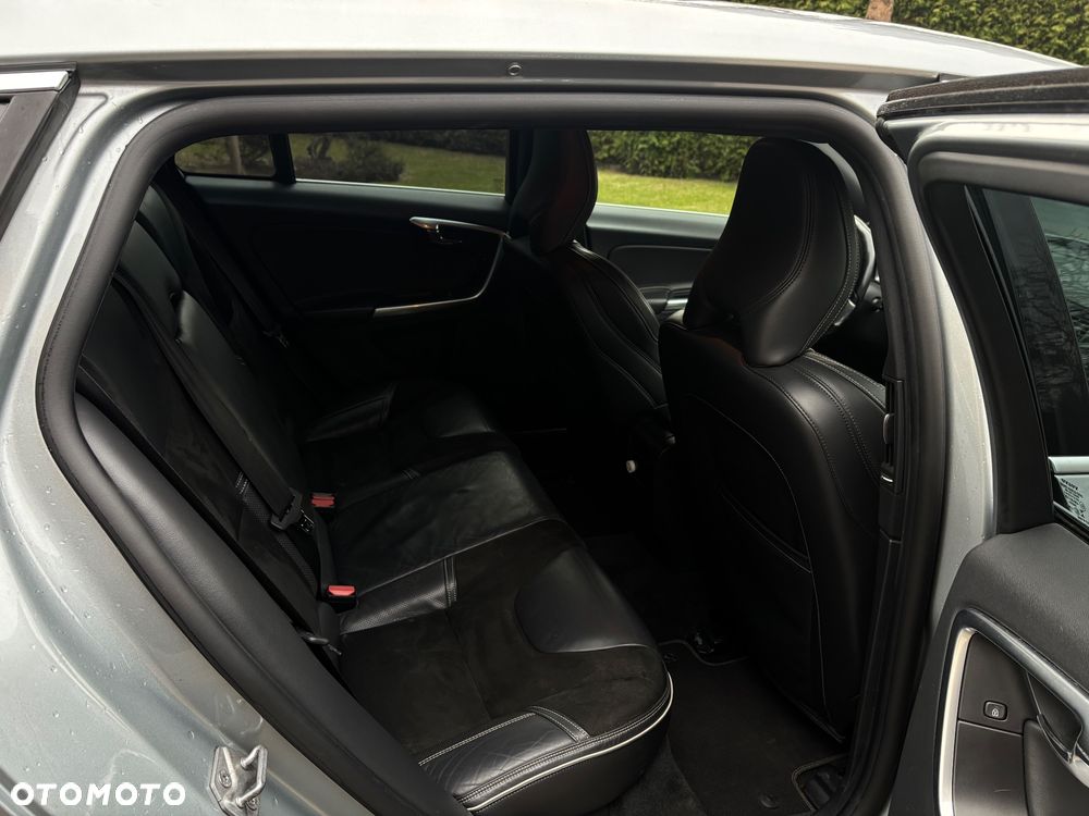 Volvo V60 D4 Drive-E R-Design Summum - 13
