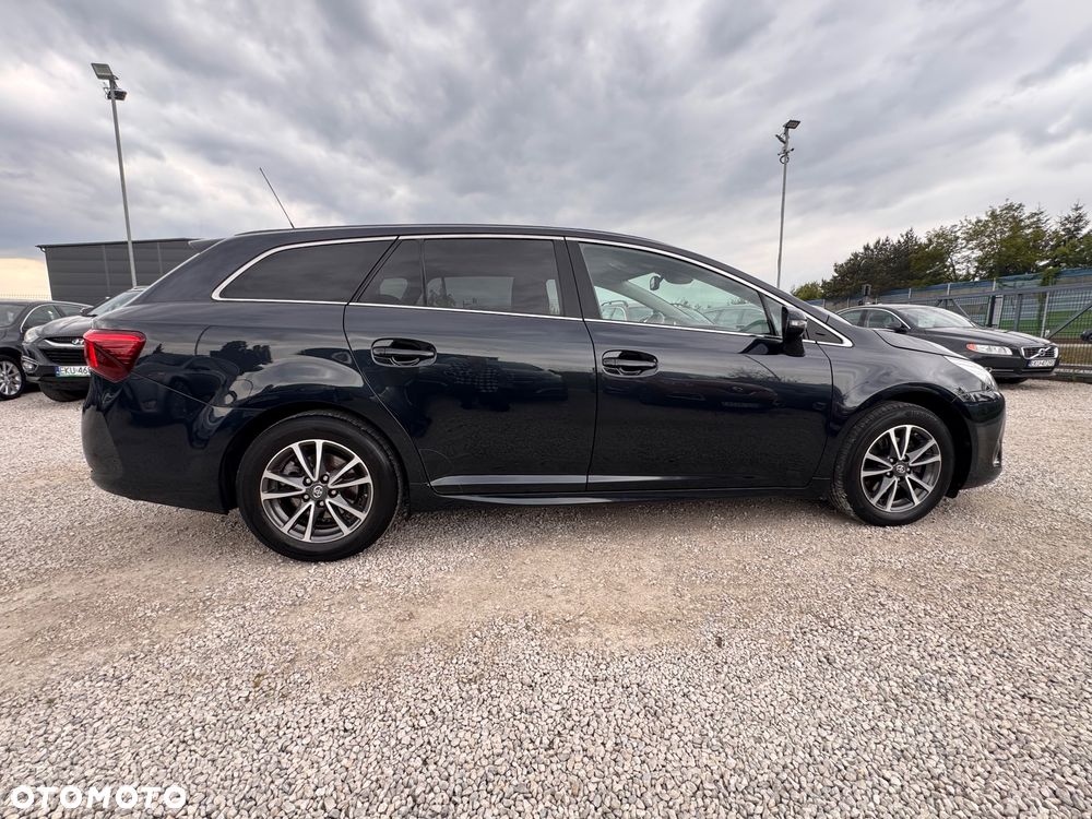 Toyota Avensis Touring Sports 1.6 D-4D Comfort - 14