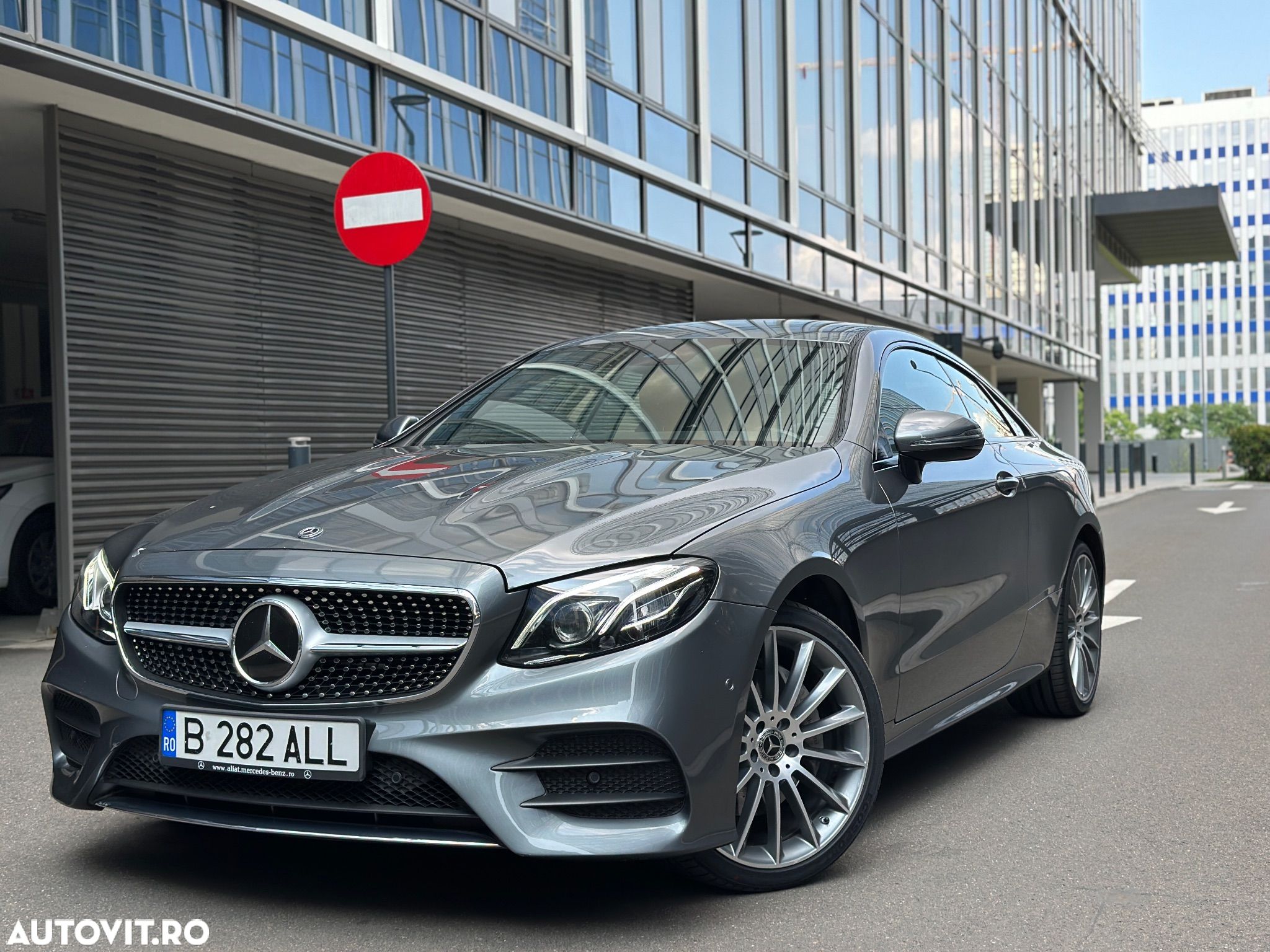 Mercedes-Benz E 220 d 4MATIC Coupe Aut. - 1