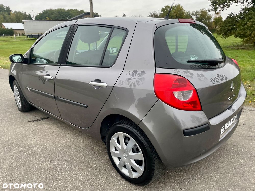 Renault Clio 1.2 16V Authentique - 14