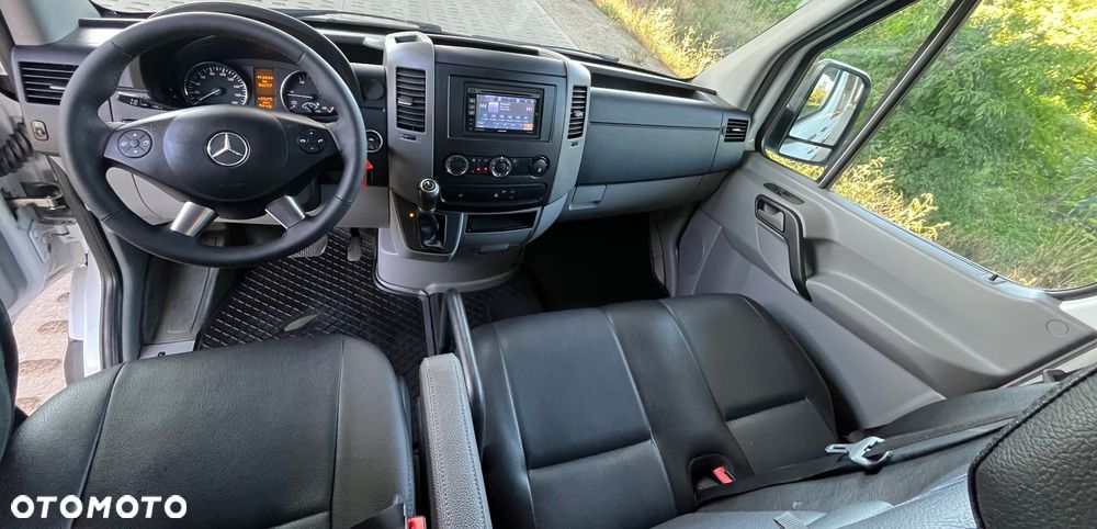Mercedes-Benz Sprinter - 5