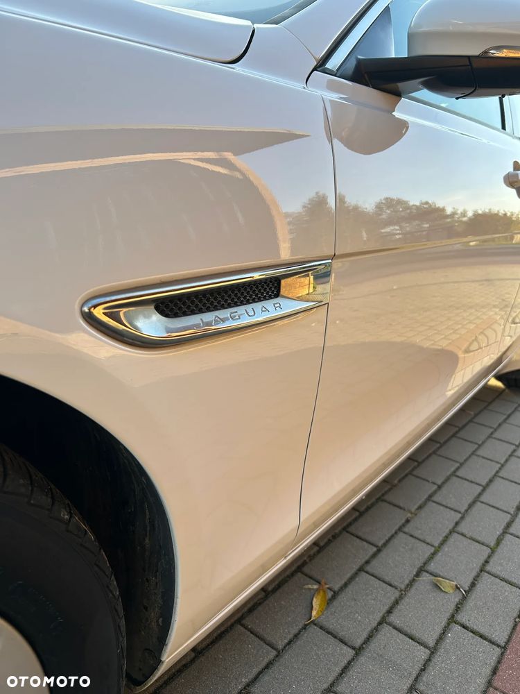 Jaguar XE - 20