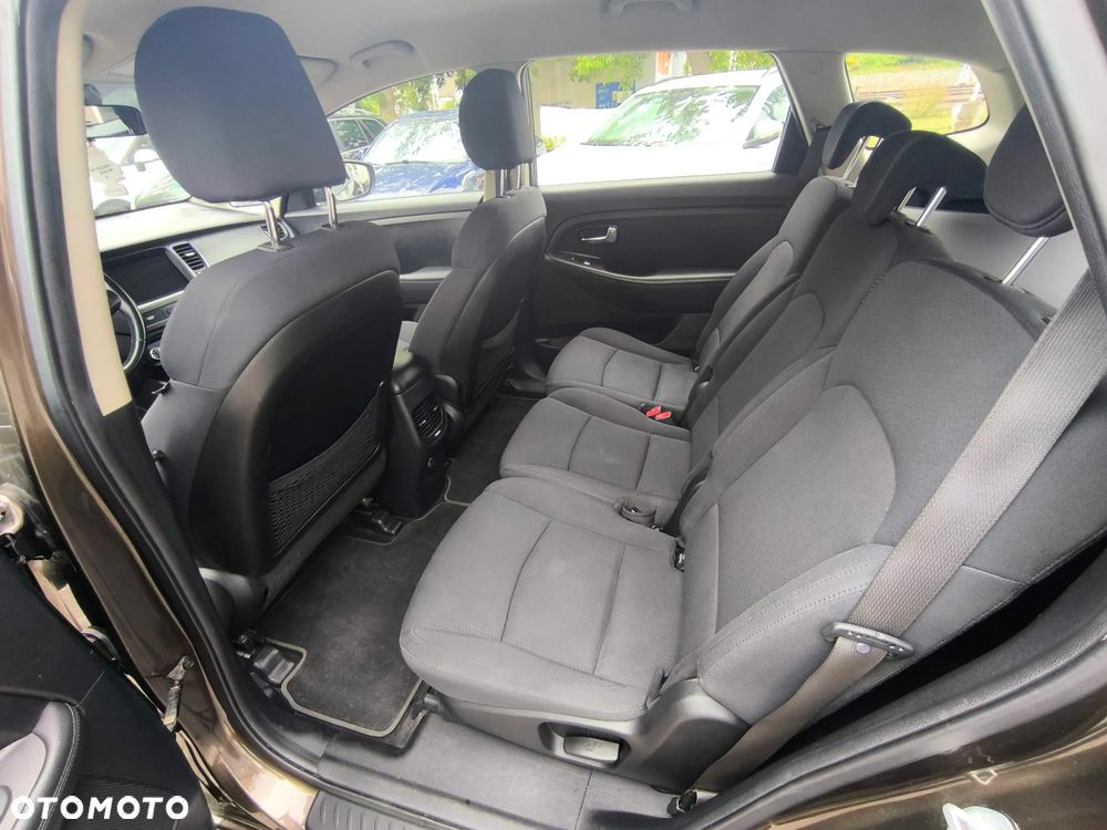 Kia Carens 1.6 GDI L - 10